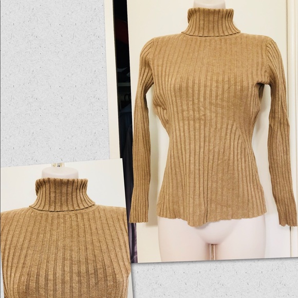 Sweaters - Turtle neck
